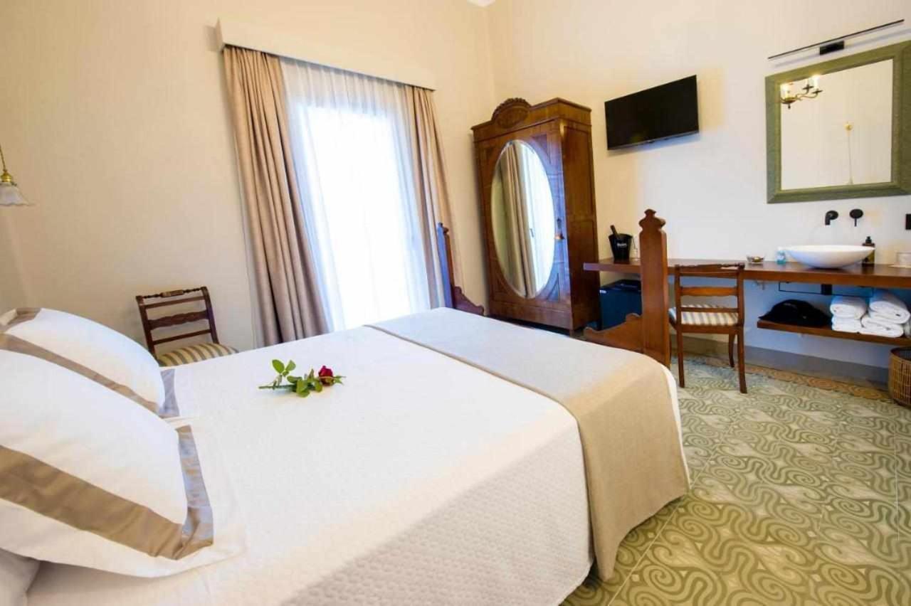 Bed and Breakfast Bolet Casa Modernista Castellvi de la Marca Exterior foto